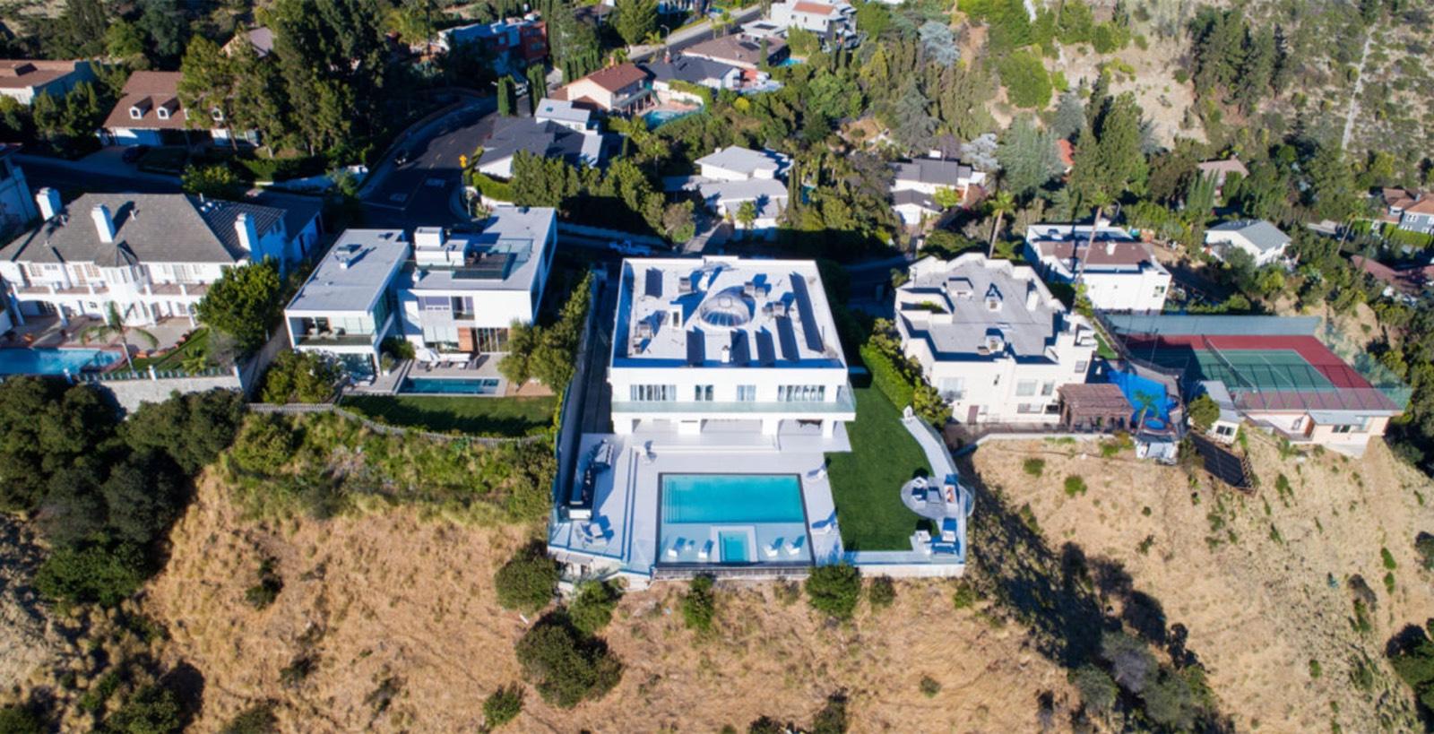 West Hollywood Light Up Modern Home — photo 1