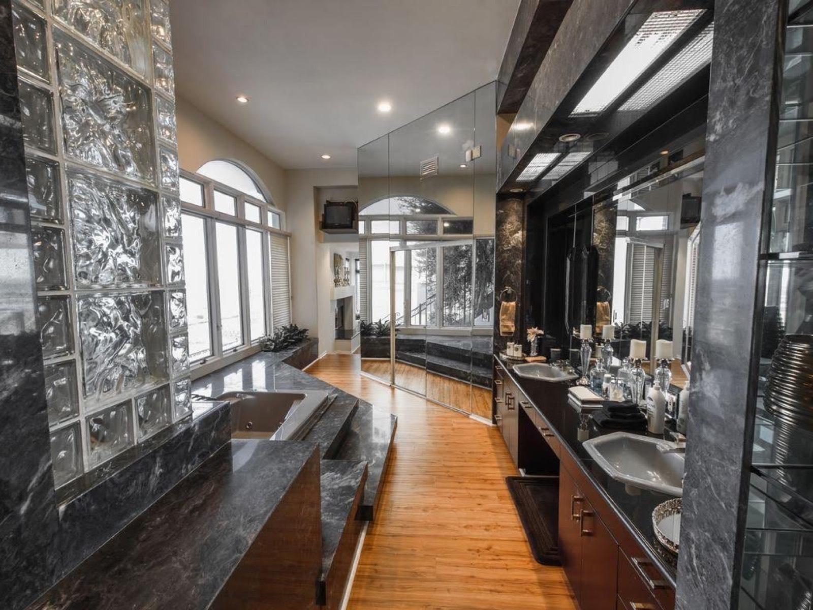 Westchester Beach House — photo 11