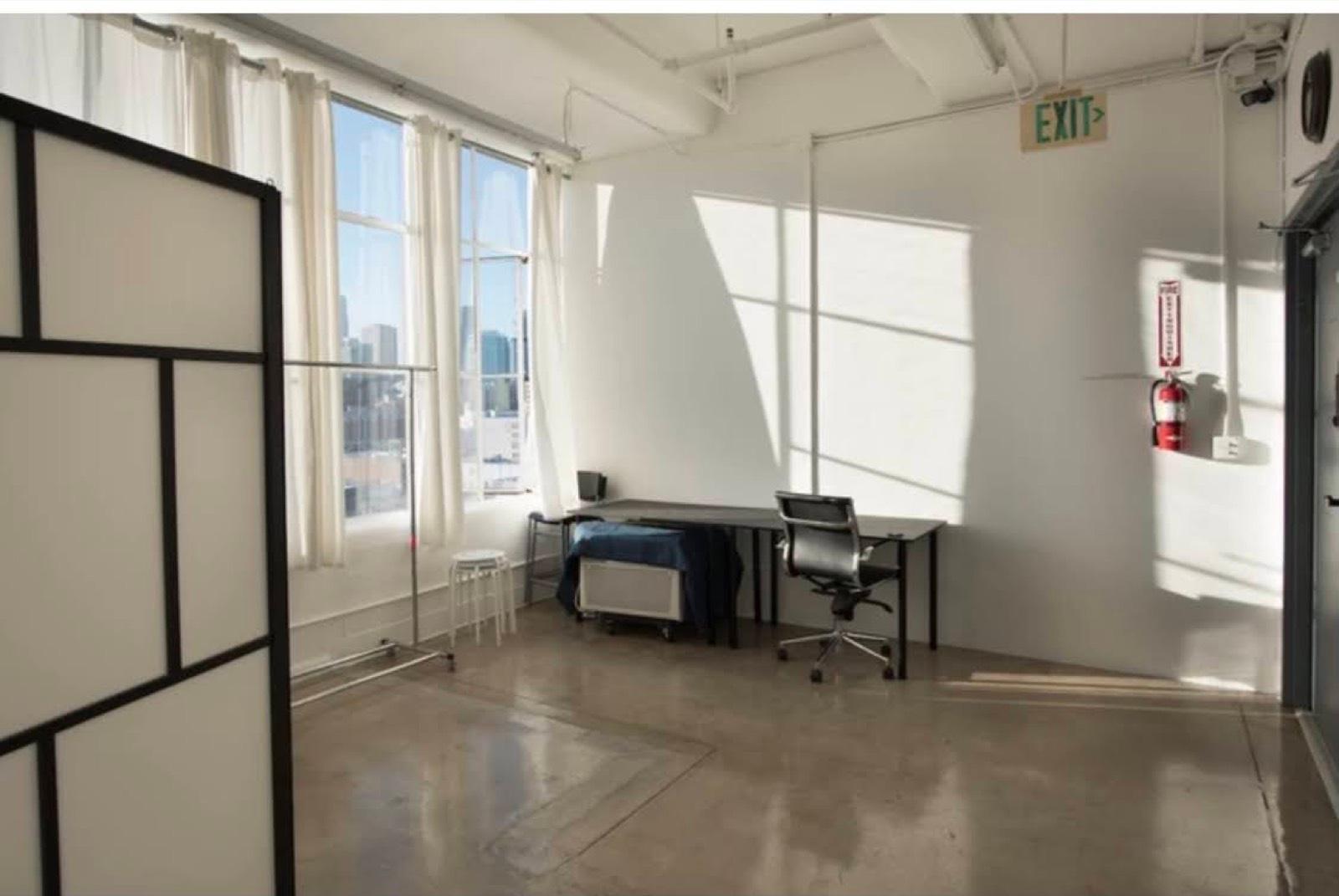 White chic loft — photo 12