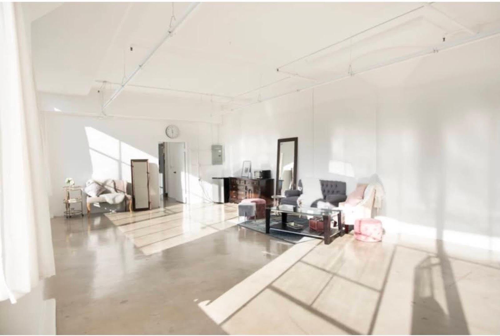 White chic loft — photo 4