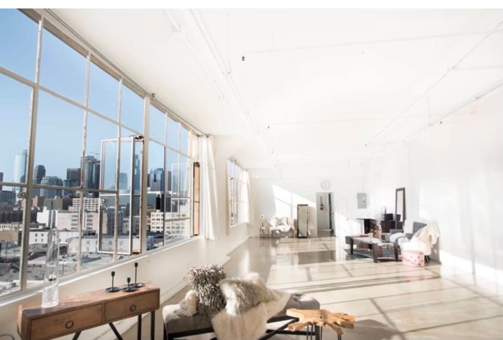 White chic loft — photo 5