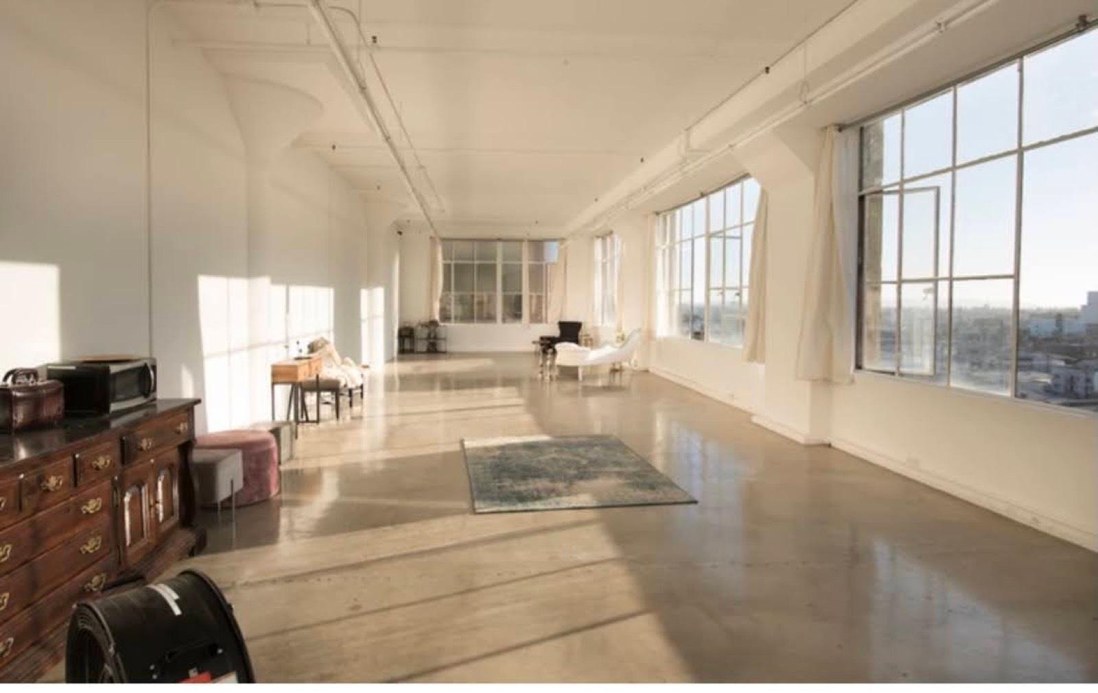 White chic loft — photo 10