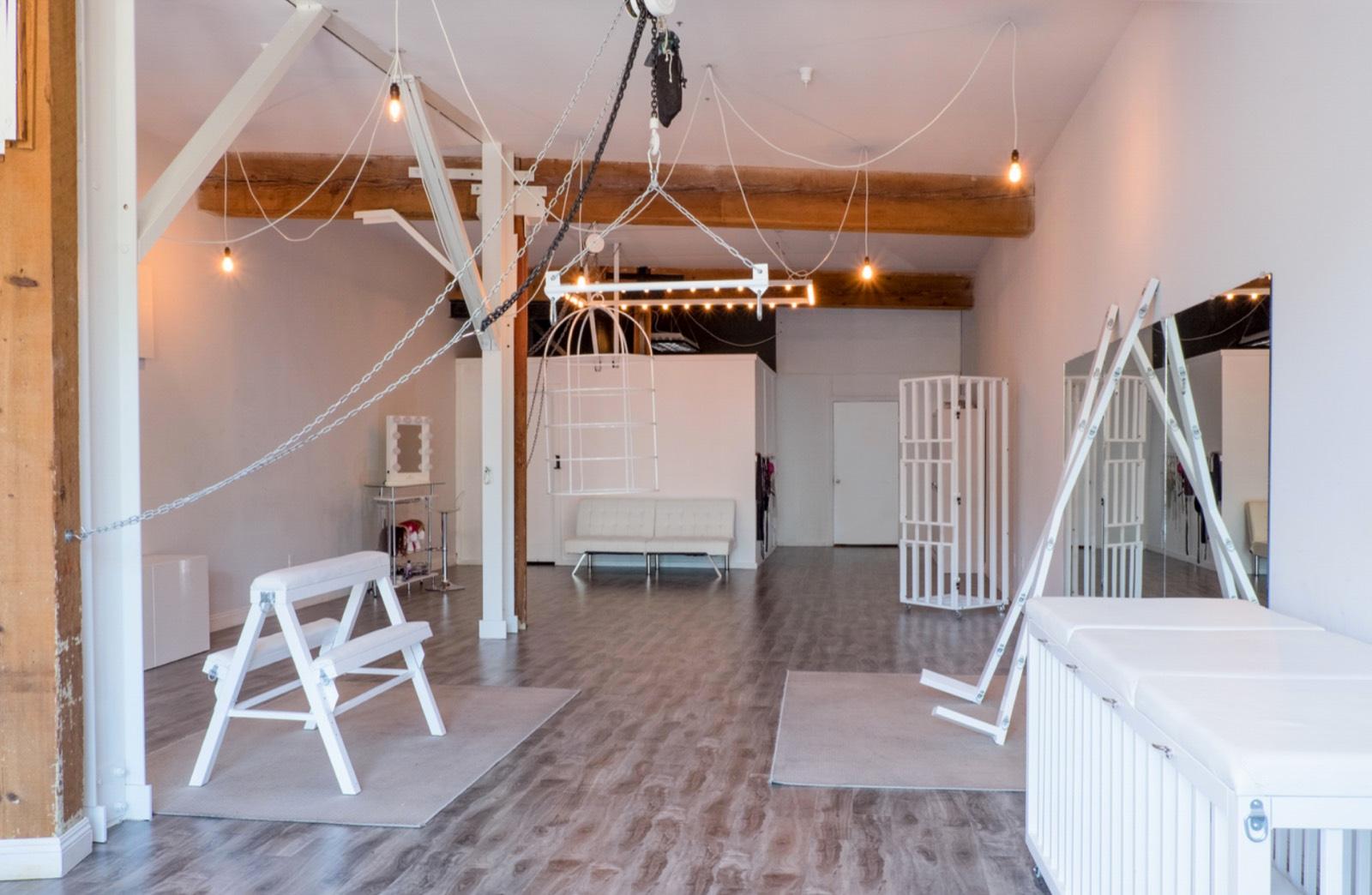 White Room studio — photo 2