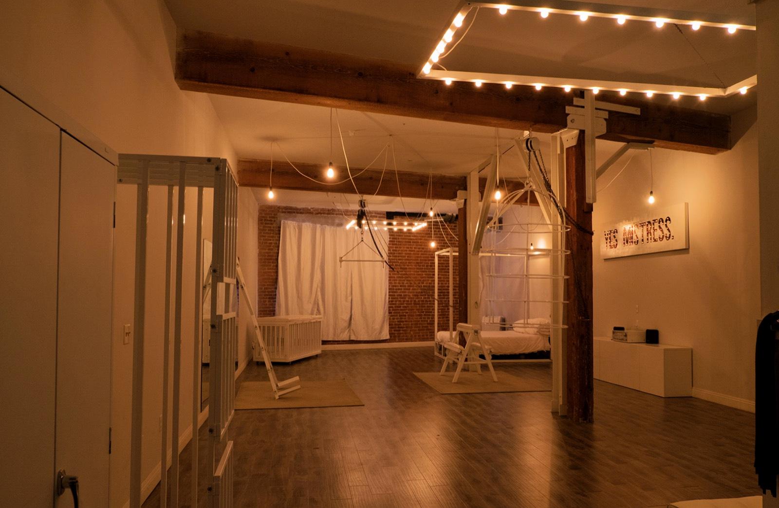 White Room studio — photo 5
