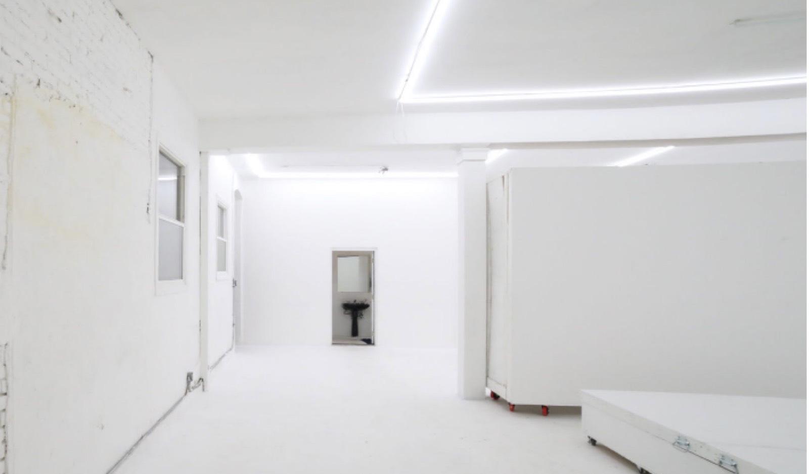 White Spacious Empty DTLA Gallery - Studio — photo 5