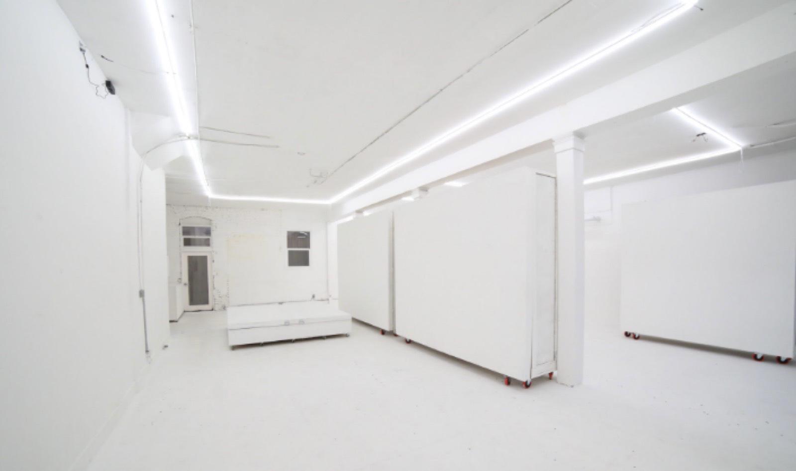 White Spacious Empty DTLA Gallery - Studio — photo 1