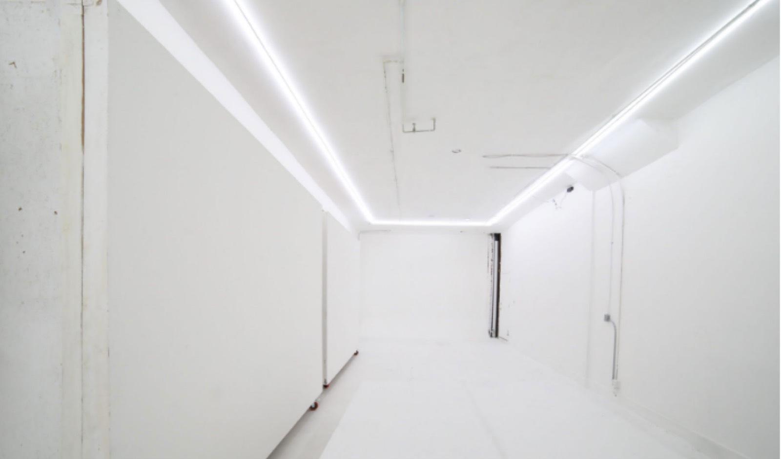 White Spacious Empty DTLA Gallery - Studio — photo 8