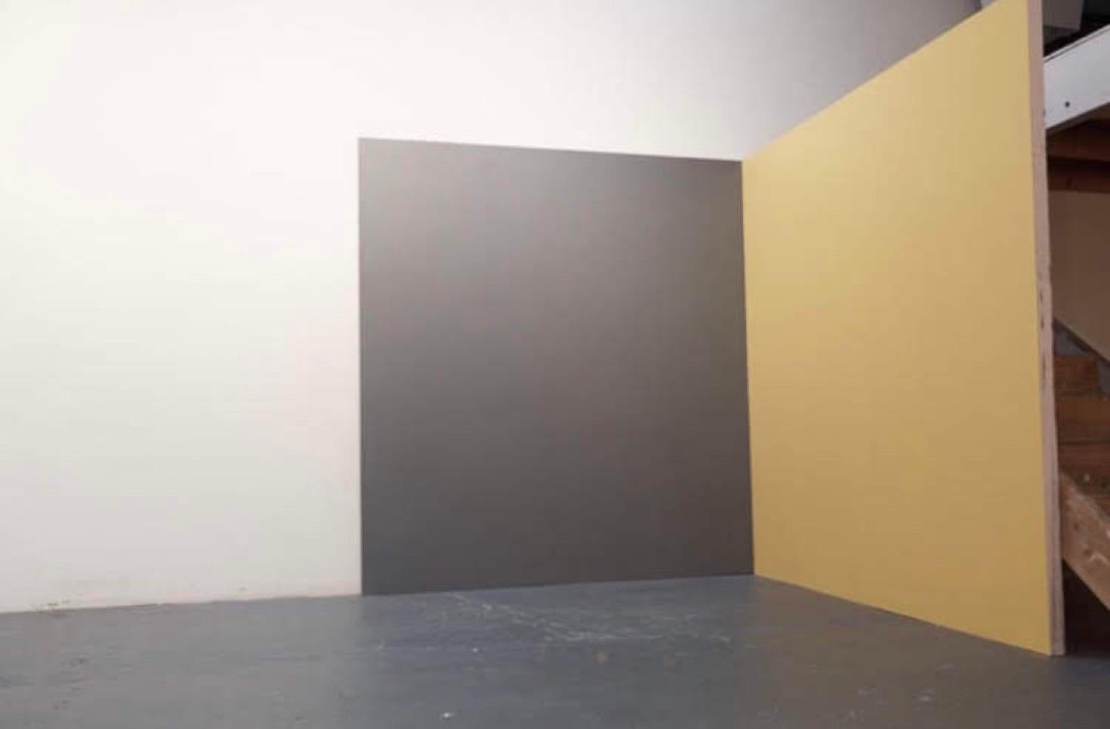 White studio A — photo 4