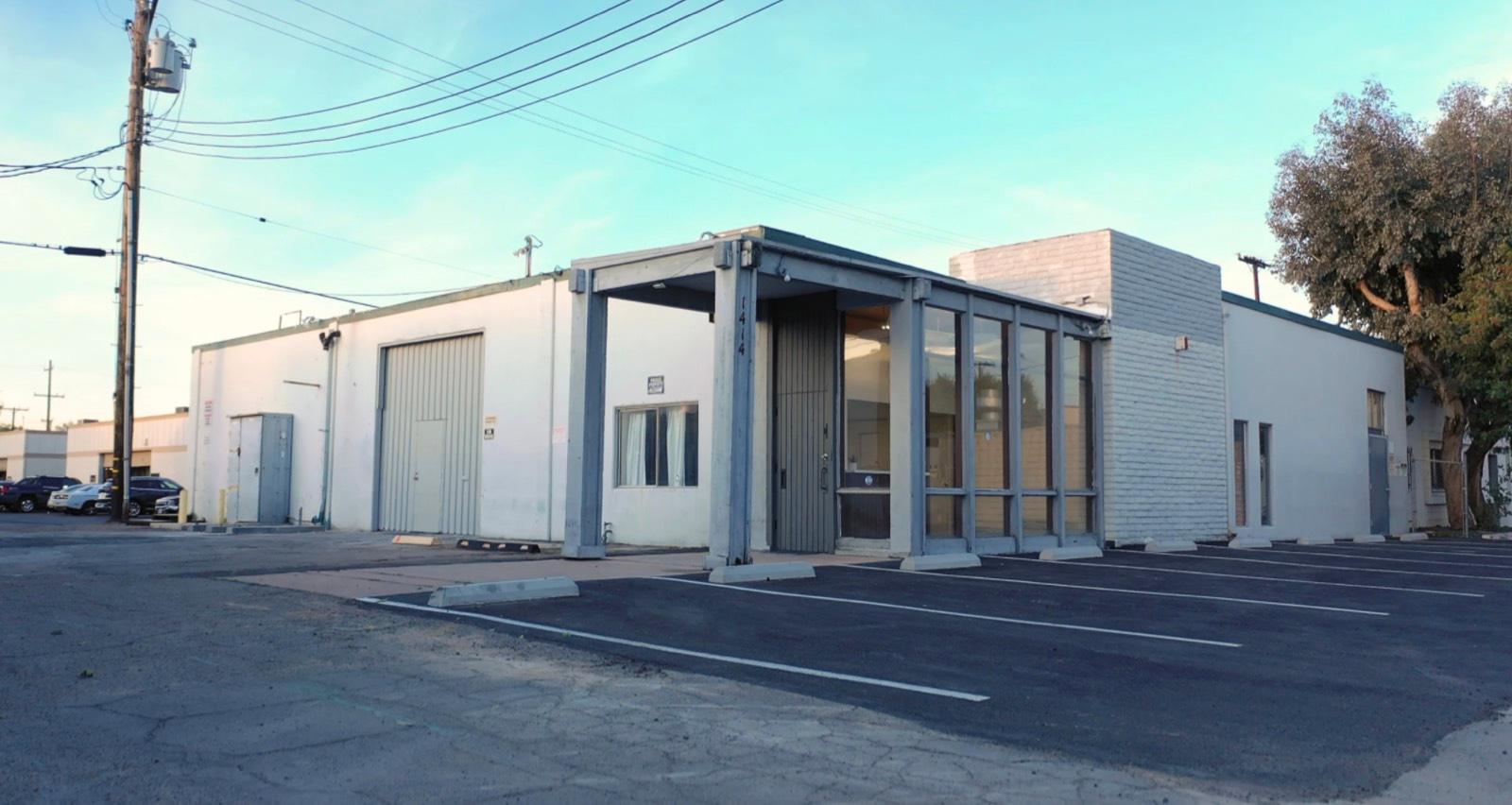 White Warehouse — photo 8