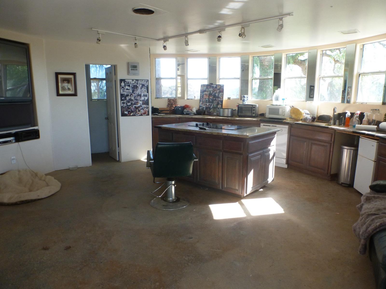 Woodland Hills Remote Ranch & Filming — photo 11