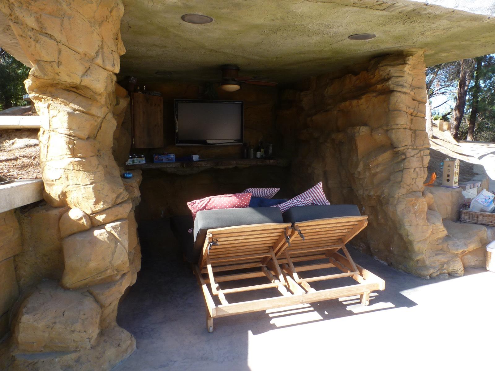 Woodland Hills Remote Ranch & Filming — photo 6