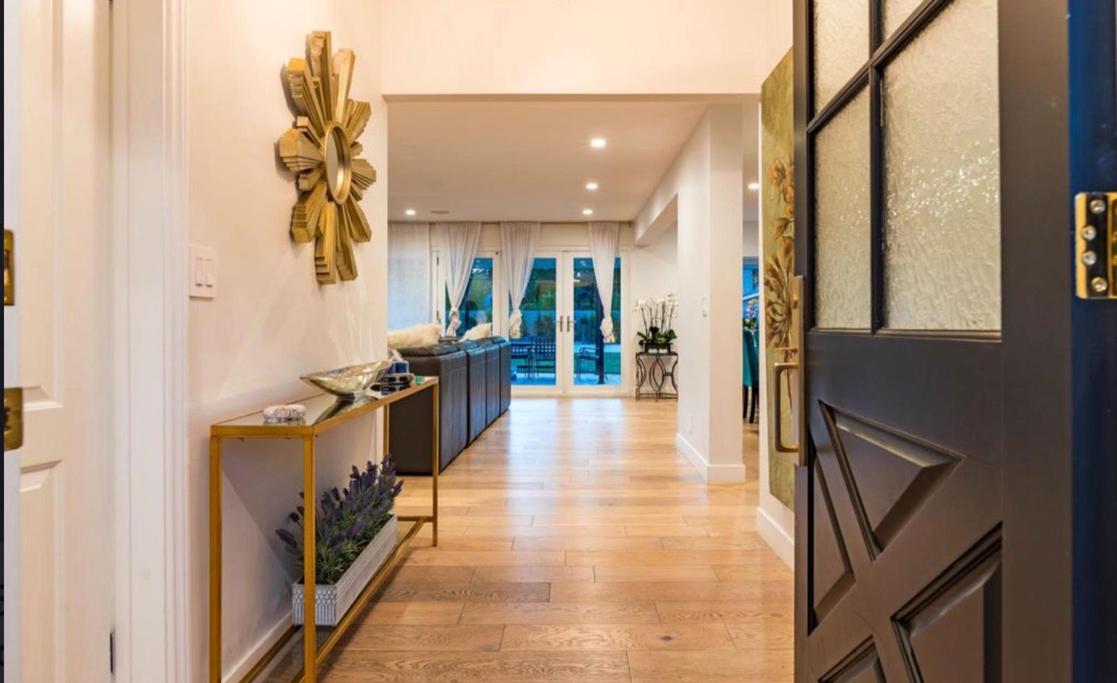 Woodland Hills Traditional Modern — photo 3