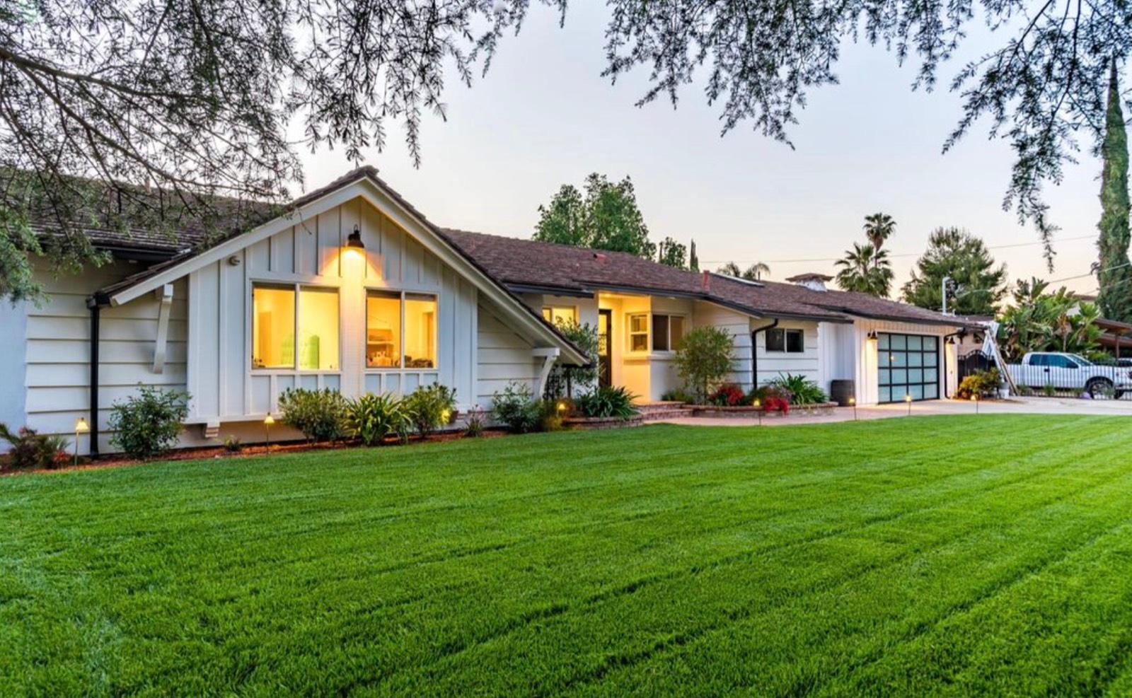 Woodland Hills Traditional Modern — photo 5