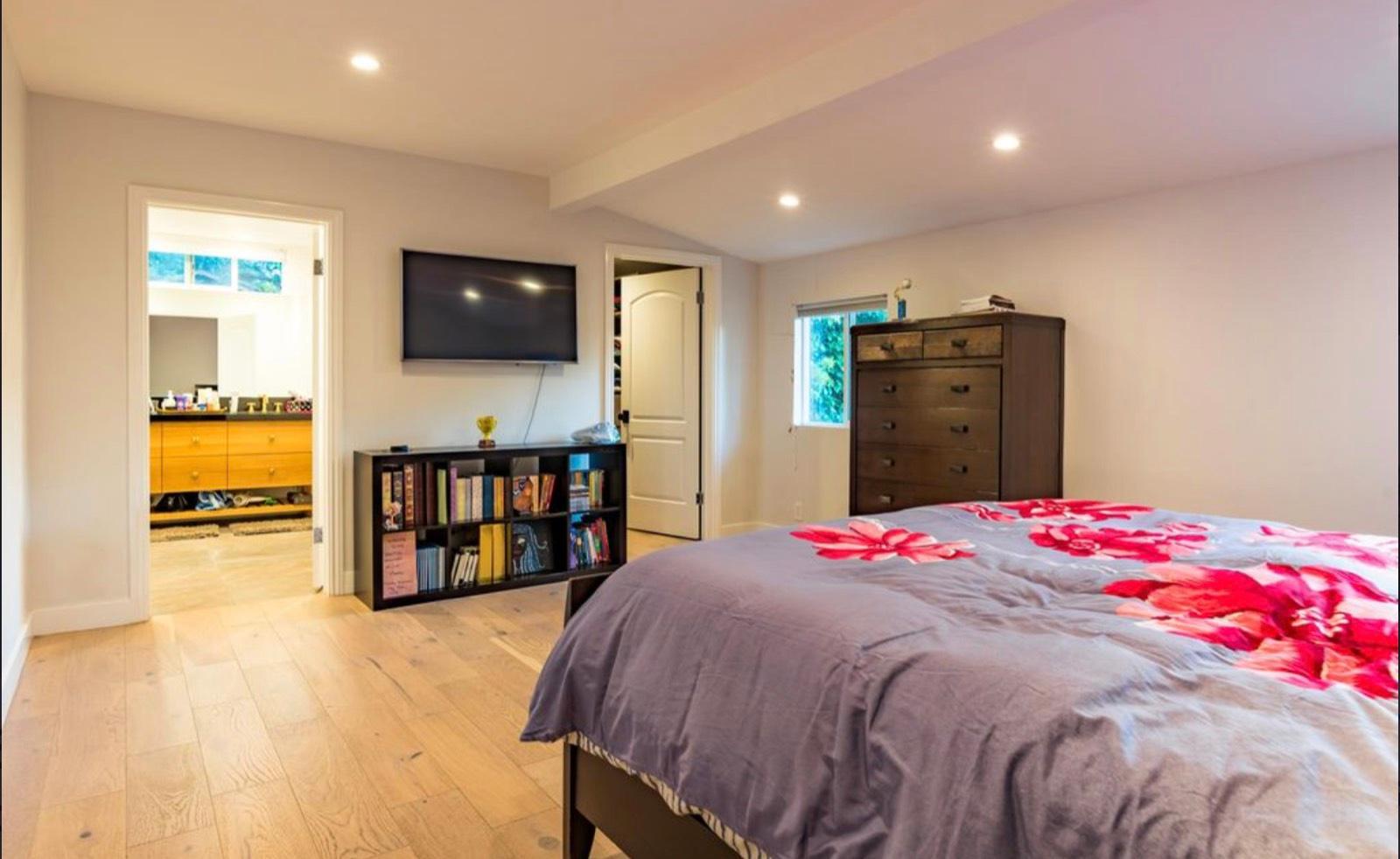 Woodland Hills Traditional Modern — photo 10