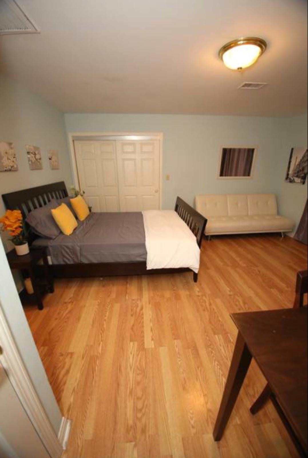 Woodlandhills Bungalow+Gameroom — photo 12