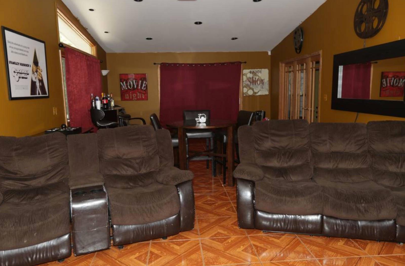 Woodlandhills Bungalow+Gameroom — photo 4