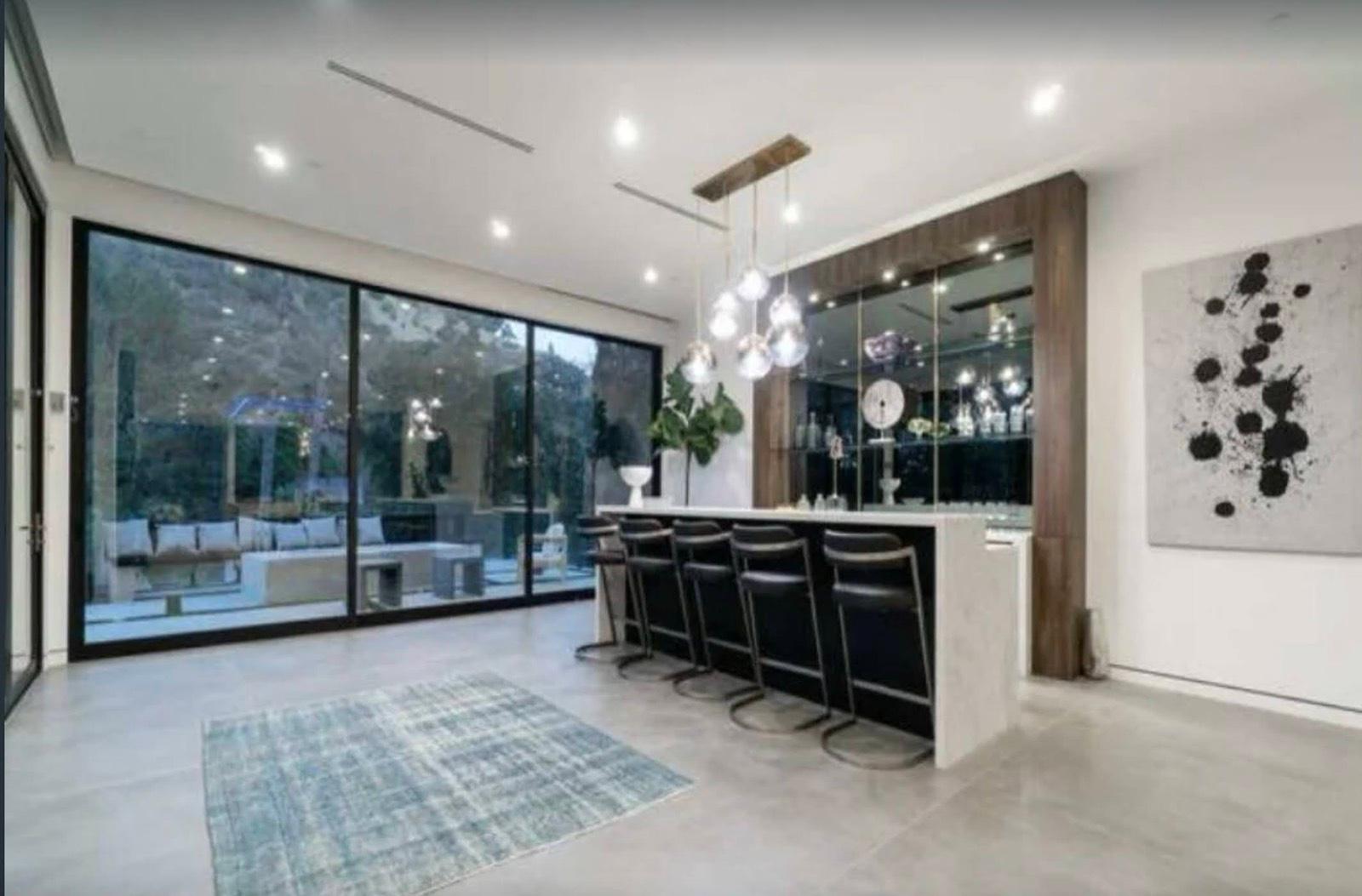 Y's Modern Mountain View — photo 8