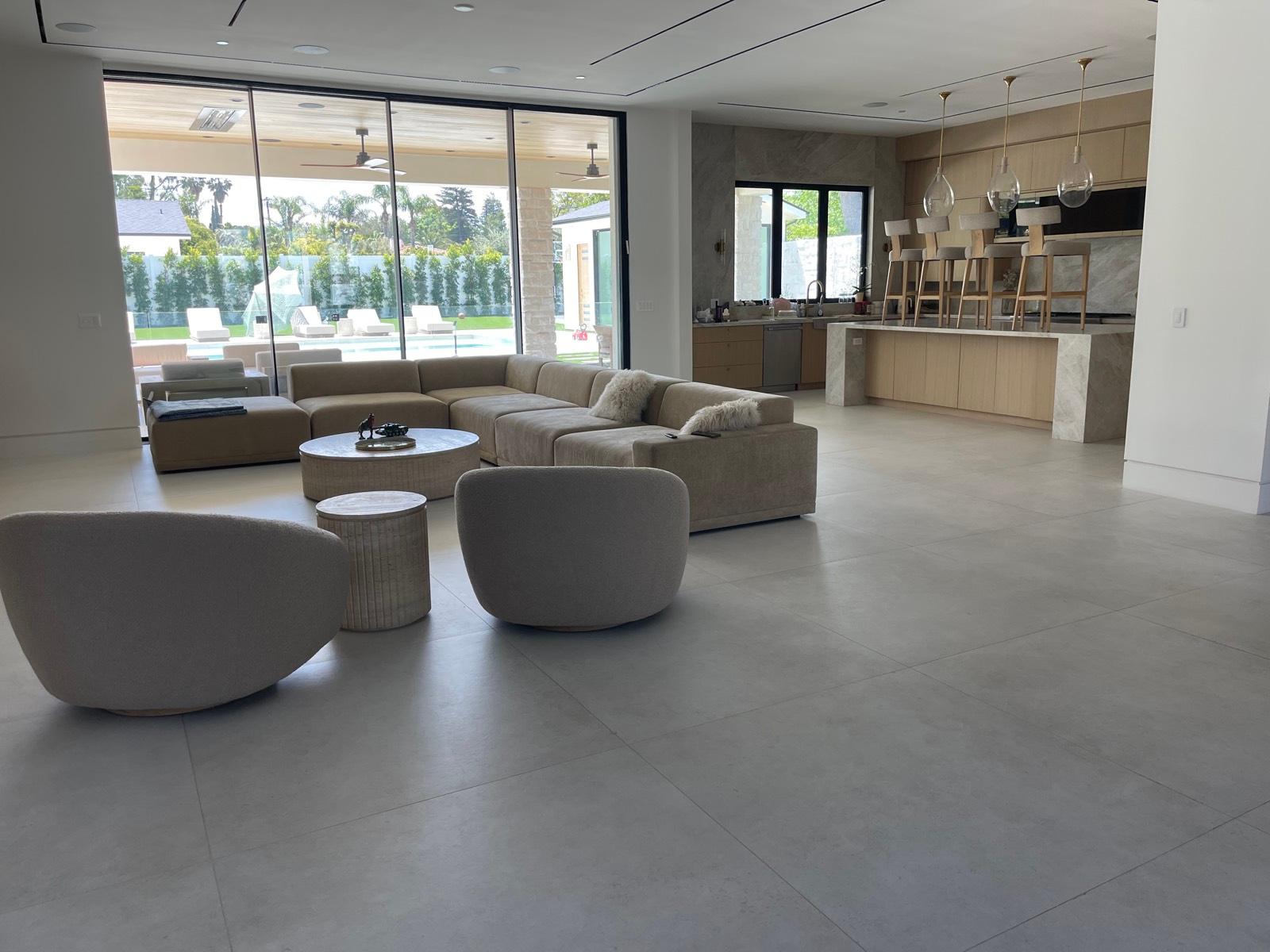 y’s mod mansion w large pool yard — photo 2
