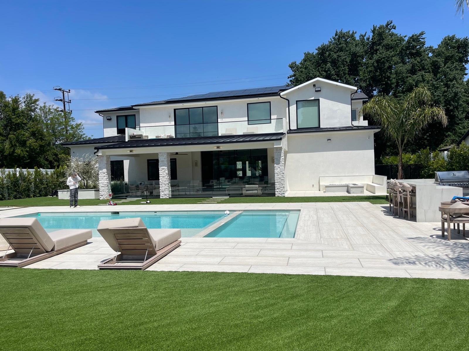y’s mod mansion w large pool yard — photo 1