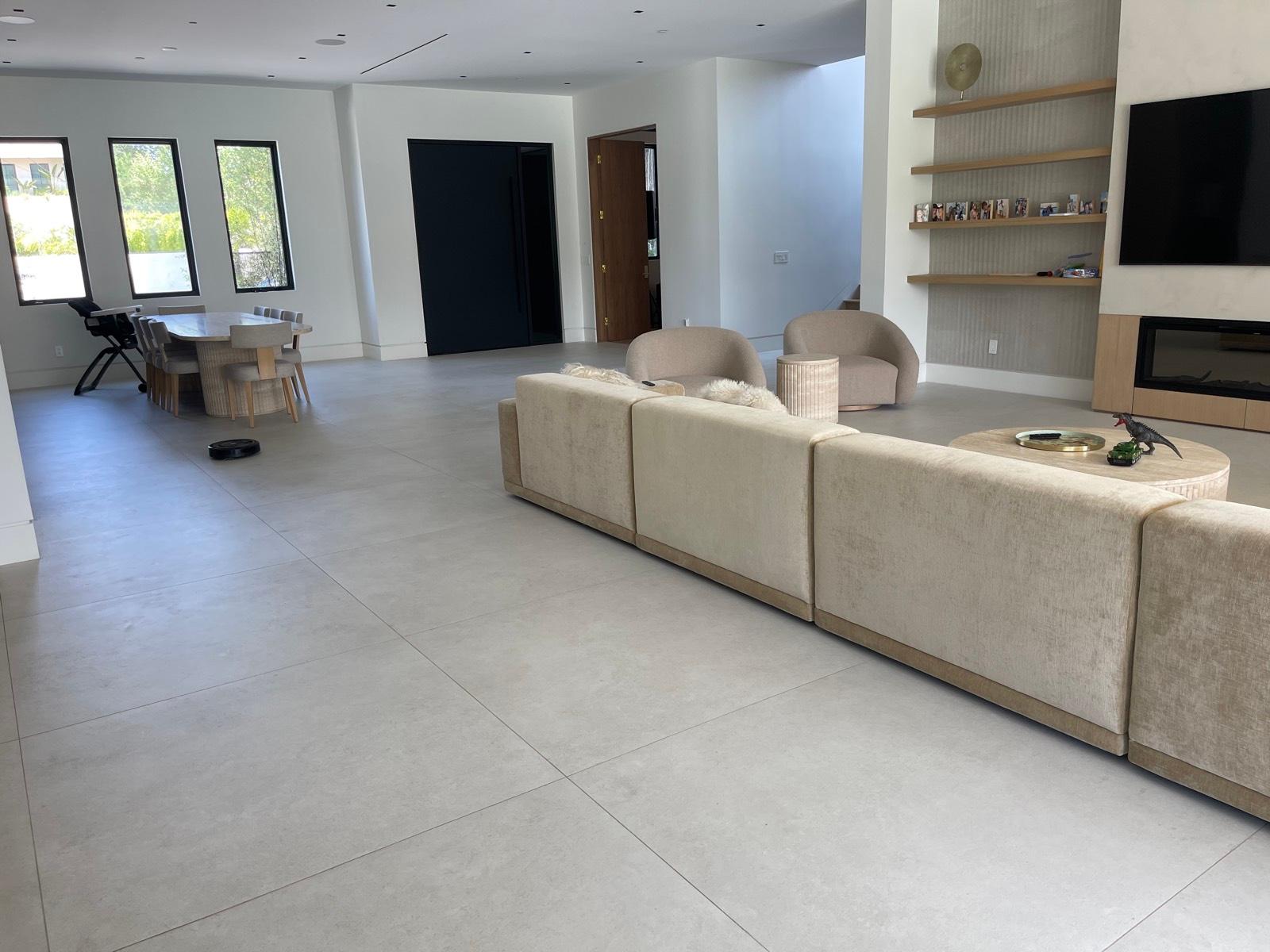 y’s mod mansion w large pool yard — photo 4