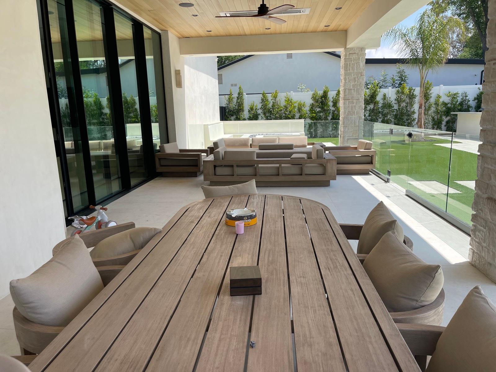 y’s mod mansion w large pool yard — photo 8