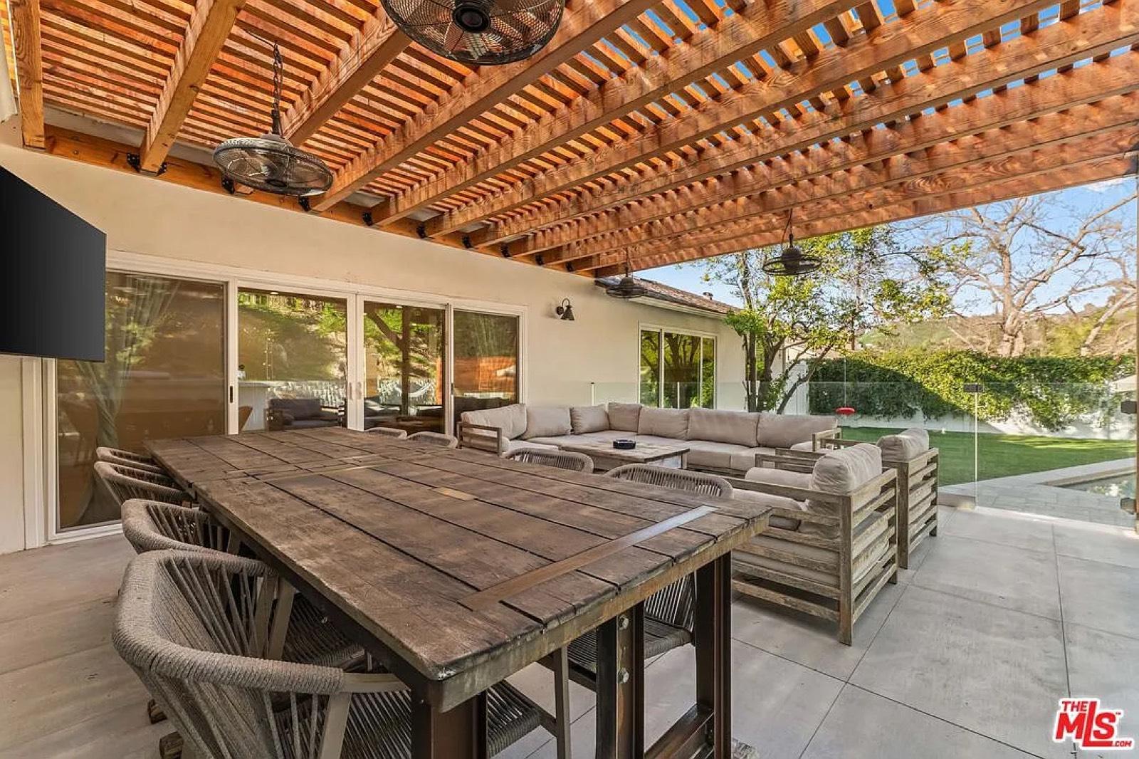 y’s neat pool house woodland — photo 3
