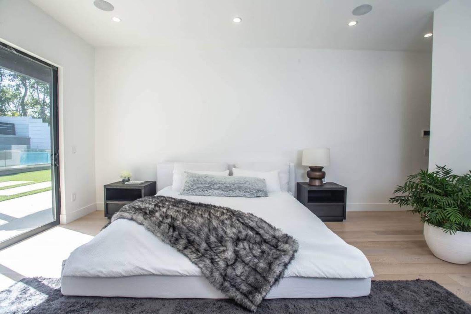 Z's Tarzana Modern House — photo 12