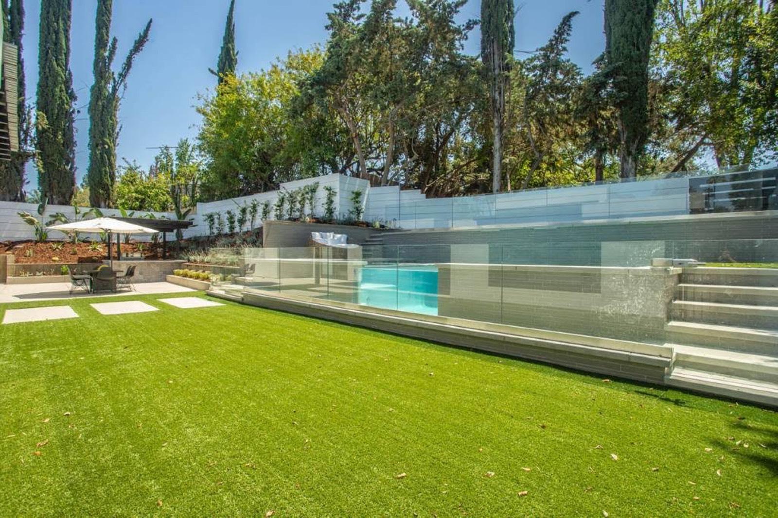 Z's Tarzana Modern House — photo 6