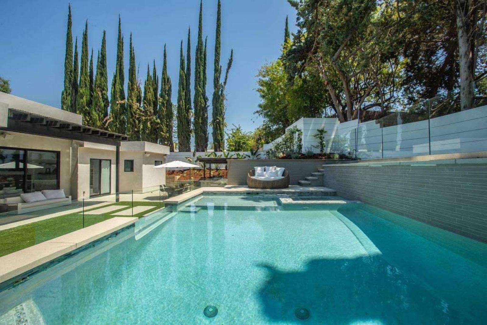 Z's Tarzana Modern House — photo 9