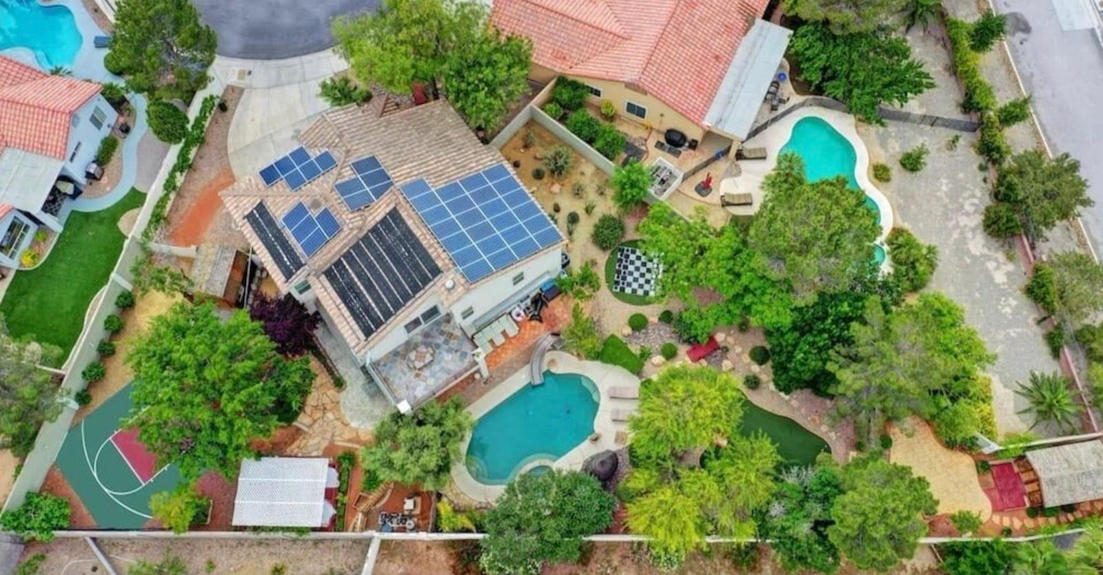 Z's Vegas Multi Entertainment Backyard — photo 2