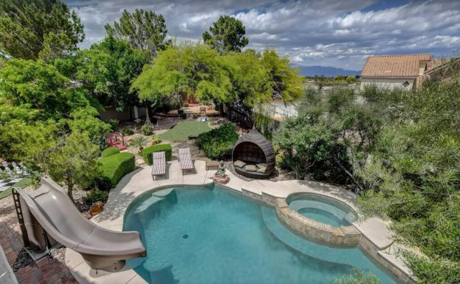 Z's Vegas Multi Entertainment Backyard — photo 1