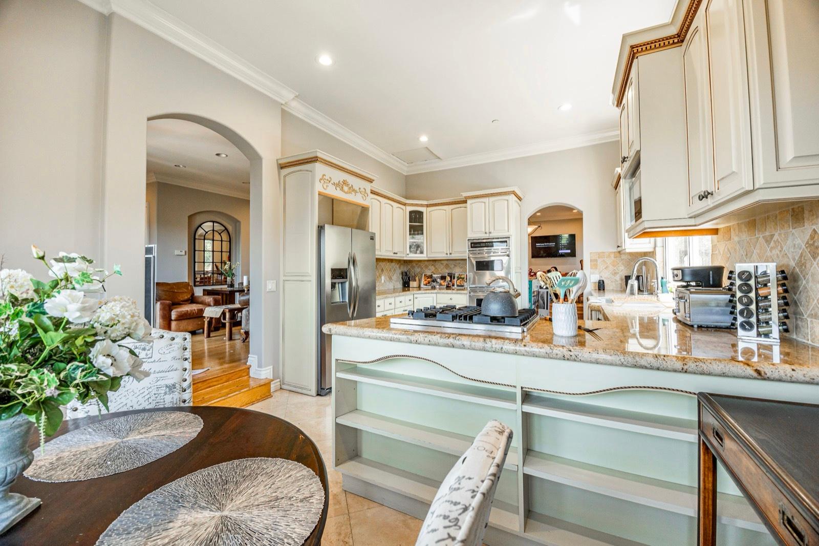Z's Italian Valley View Home — photo 12
