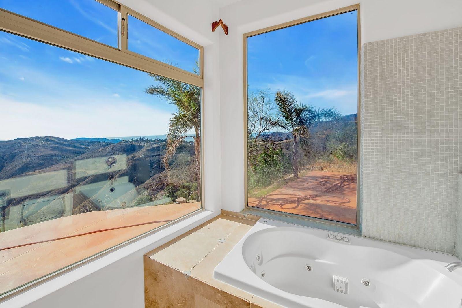 Z's Malibu Window Mountain view — photo 11
