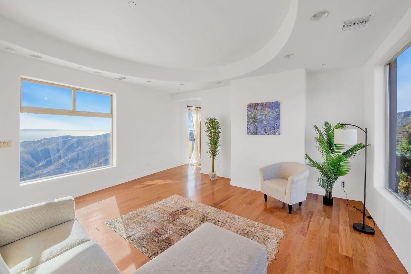 Z's Malibu Window Mountain view — photo 12